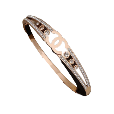 Bracelet avec Design Unique et Pierres , Exquisément Conçu , Parfaite Alliance d’Élégance et d’Indiv