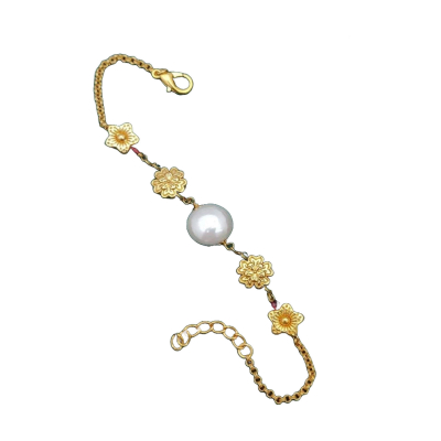 Bracelet avec Grande Perle Blanche au Centre , Accents Étoile et Fleur de Chaque Côté , Design Éléga