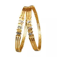 Bracelets plaqués or opulents avec détails de design étincelants - Lot de 2 Taille 2.6 Redéfinit