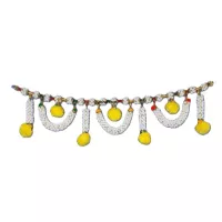 Eleganter Toran mit weißen und gelben Blumen Hochwertige Heimdekoration Fancy Design