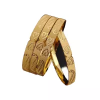 Ensemble de 4 Bracelets Design Texturé avec Cœurs Taille 2.4 Accessoires Élégants et Charmants P