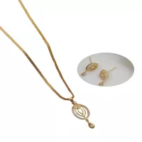 Ensemble de bijoux élégant Chaîne classique avec pendentif ovale serti de pierres Boucles d oreil
