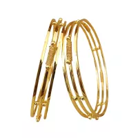 Superbes bracelets plaqués or avec détails en cristal complexes - Lot de 2 Taille 2.8 Luxueux brac